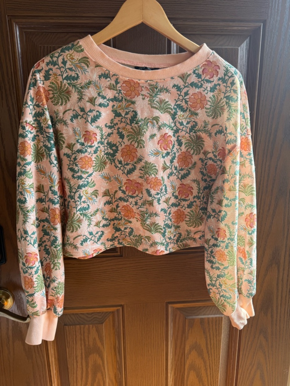 SHEIN Pink Floral Cropped Sweatshirt with Green Accents